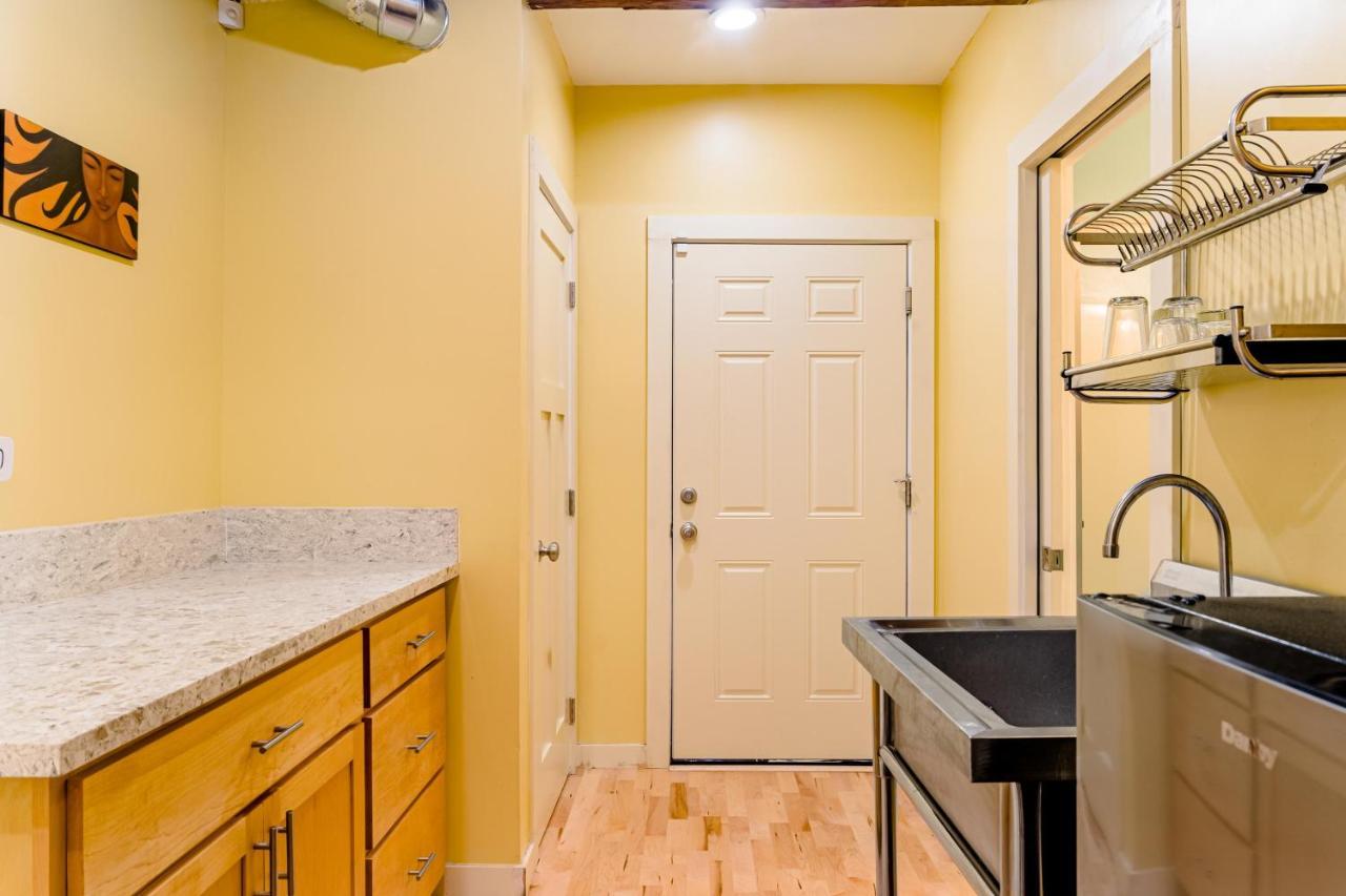 Portland Urban Lodge, Quiet, Walkable, Near エクステリア 写真